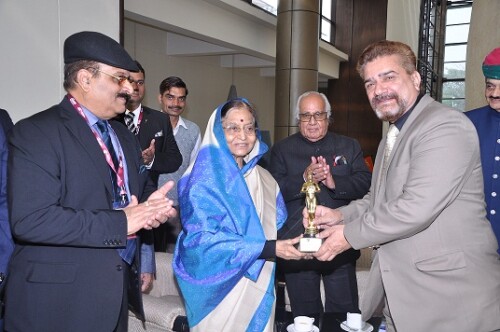 Our CMD receiving the Best Detective Agency 2012 Award, from H.E. Smt. Pratibha Devi Singh Patil, Former President of India.